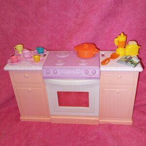 Barbie Doll House Pink stove, pans & cups